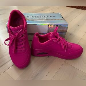 Skechers Women's Uno Night Shades Air-Cooled Sneakers Hot Pink 5.5 Wide 5.5W